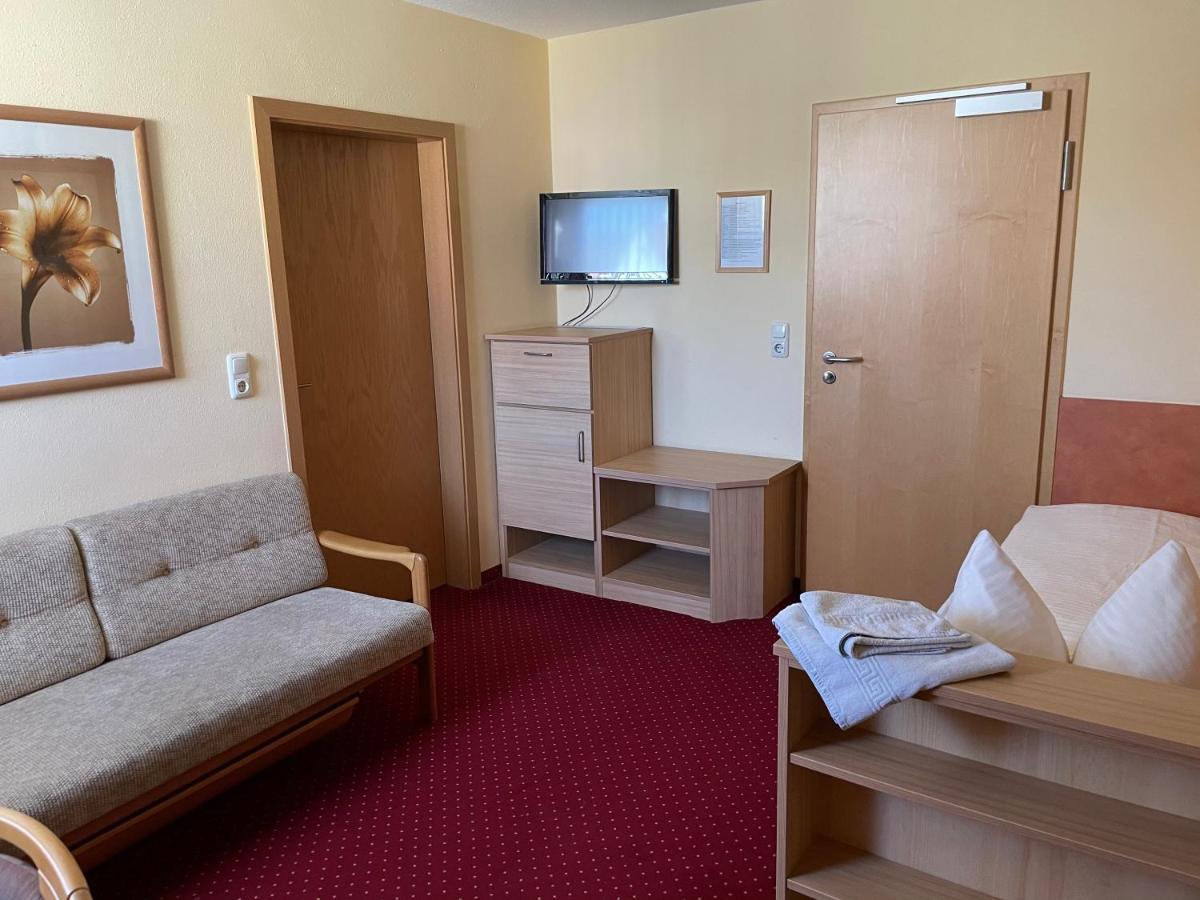 "Blauer Bock" - Hotel-Garni Pleinfeld Eksteriør bilde