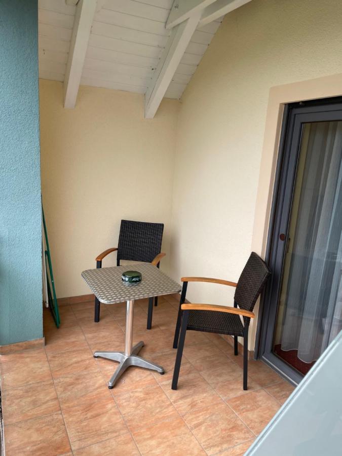 "Blauer Bock" - Hotel-Garni Pleinfeld Eksteriør bilde