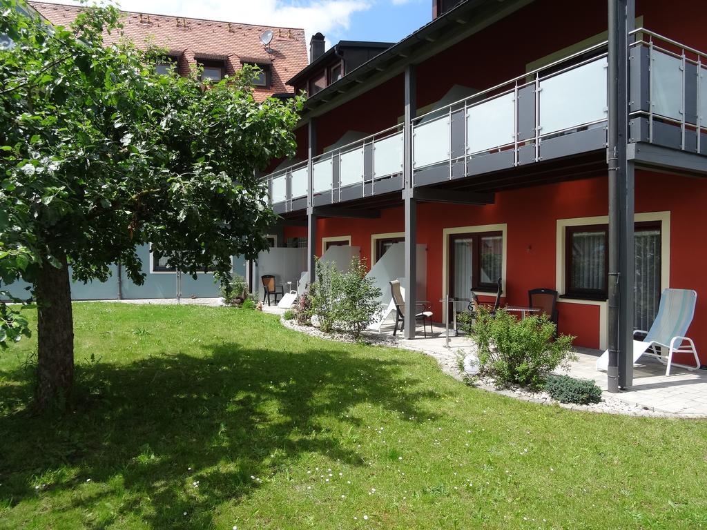 "Blauer Bock" - Hotel-Garni Pleinfeld Eksteriør bilde